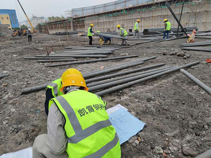 通辽螺栓球网架结构